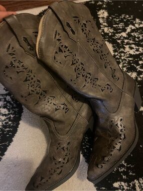 ROPER WOMEN'S BROWN ALISA METALLIC INLAY BOOTS - SNIP TOE